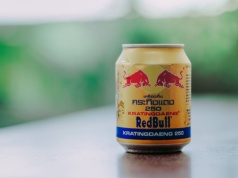 Kupiłem energetyka i nie mogłem uwierzyć w cenę. Oto co doliczyli na paragonie