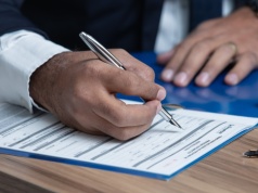 Nowa karta przetargowa na rynku pracy. Dostanę polisę albo żegnam