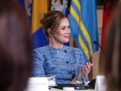 Nawrocka w USA o bezpieczeństwie dzieci w sieci. A ludzie wytykają weto jej męża