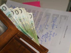 Już co 2. Polak ma dodatkową pracę. Zaskakujące wyniki raportu