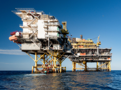 Morze Śródziemne – migranci schronili się na platformie wiertniczej. Uratował ich statek humanitarny