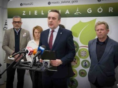 Zielona Góra. Winobranie zagrożone, reagują prezydent Pabierowski i winiarze