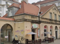 Kamienica przy ul. Targowej wzniesiona dla Ministerstwa Kolei Żelaznych przejdzie w końcu remont. Miała przypominać pałac o trzech skrzydłach