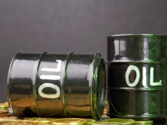 Ceny ropy rosną, a Orlen znów obniża stawki hurtowe paliw