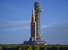 Rusza misja Artemis II. Nowy wyścig na Księżyc napędzają miliarderzy