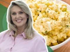 Co roku na Wielkanoc robię sałatkę chrzanową Ewy Wachowicz. Znika szybciej niż jarzynowa, więc 1 miska to mało