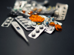 Pilny komunikat GIF. Ten lek znika z aptek w całej Polsce