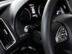 Paliwo droższe z tygodnia na tydzień, a ten model zużywa go zaskakująco mało. Kierowcy już to zauważyli