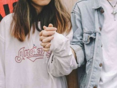 Miała być najpiękniejsza. Dlaczego pierwsza miłość często rani?