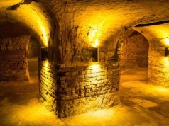 Pod starówką w Warszawie kryje się drugi świat. Niewielu o nim wie