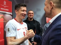 Prezydent w szatni u piłkarzy. Jest nagranie