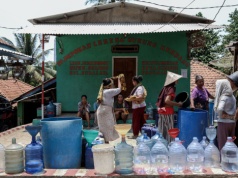 Ukryta cena braku wody. Zmiany klimatu uderzają w kobiety na całym świecie