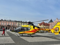 Zabezpieczenie lądowania śmigłowca LPR na obornickim rynku