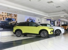 DR Automobiles otwiera pierwszy salon w Warszawie