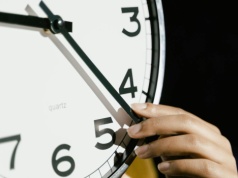 Koniec przestawiania czasu? Wyjaśniamy, co się stało w Brukseli