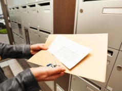 Masz taki list w skrzynce z żądaniem zapłaty? Jeden szczegół zdradza oszustwo