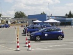 "Brawo", "olbrzymi błąd". Skrajne opinie o zmianach na egzaminie na prawo jazdy