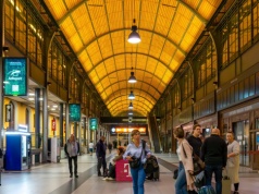 Szukasz pociągu w telefonie i go nie ma. Teraz spójrz na peron