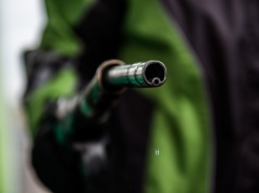 Rząd przyjął pakiet obniżek paliw. Sejm ruszył, kluczowy będzie podpis prezydenta