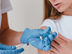 Antyszczepionkowcy w natarciu. Do samorządów powiatu ciechanowskiego trafiły petycje