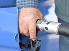 Niższe ceny na stacjach paliw najwcześniej we wtorek