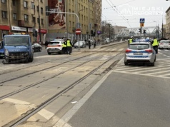 Pijany kierowca śmieciarki zderzył się z tramwajem na Woli