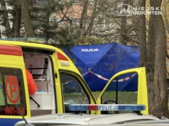 Tragiczne zdarzenie przy ul. Prymasa Tysiąclecia. Nie żyje 43-letni mężczyzna po upadku z 8 piętra