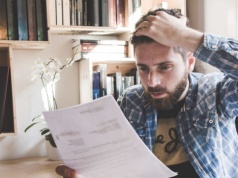 Fiskus zajmie konto i część wypłaty. Tyle pieniędzy musi zostawić