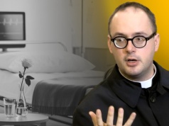 Być może Ty albo Twój bliski umrze na raka. Ks. Jan Kaczkowski wiedział jak przez to przejść