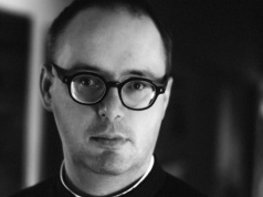 Był "onkocelebrytą" i "żył na pełnej petardzie". 10 lat temu zmarł ksiądz Jan Kaczkowski