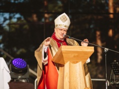 Bp Piotr Greger: cierpienie z Jezusem prowadzi do paschalnego zwycięstwa