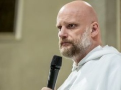 Najczęstsze grzechy w konfesjonale. Z czym Polacy przychodzą do spowiedzi?