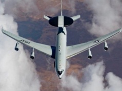 Amerykański AWACS i tankowce trafione przez Irańczyków