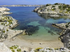 Z dala od tłumów i zgiełku miast. Tych wysp nie znasz. Zachwycają surowością i historią