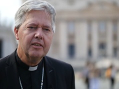 „Chcieliśmy zadowolić społeczeństwo i straciliśmy naszą tożsamość”. Bp Mutsaerts o holenderskiej drodze upadku