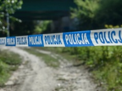 Niezidentyfikowany obiekt w lesie niedaleko Mińska Mazowieckiego. Służby badają sprawę