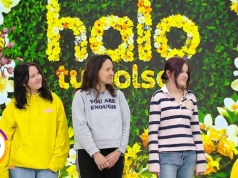 Metamorfoza w "halo tu polsat”. Córki zrobiły jej niespodziankę