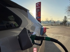 Prezydent podpisał ustawę o niższych cenach paliw, a cennik Orlenu znowu w górę