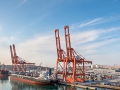 ​Ewakuacja ważnego portu na Bliskim Wschodzie. Powodem atak dronów