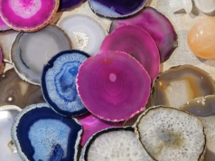 Festiwal Minerałów i Biżuterii Skarby Ziemi w Łodzi – ametysty, skamieniałości i atrakcje dla rodzin