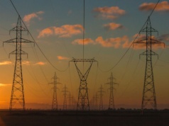 Czy oni oszaleli? Reaktory jądrowe obok domu mają być dla nas ratunkiem