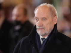 Antoni Macierewicz zaliczył kompromitację. Nawet nie potrzebował Smoleńska