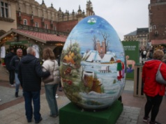 Jarmark wielkanocny na krakowskim Rynku Głównym oficjalnie otwarty (zdjęcia)