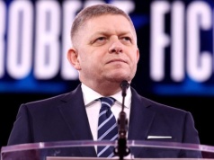 Premier Słowacji oskarżany o zdradę