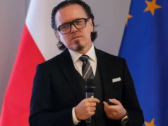 "Robienie ludziom wody z mózgu". Szef MAP odpowiada opozycji