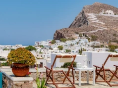 Alternatywa dla Santorini. Wyspa nietknięta przez masową turystykę