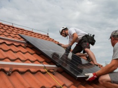 Fotowoltaika od 1 kwietnia mocno podrożeje. Tanio już było