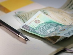 Emerytury wyliczane inaczej od 1 kwietnia. Tym pechowcom ZUS przeleje mniejsze pieniądze