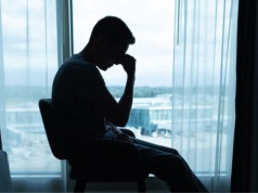 Rekordzista miał 70 mln długu. "Zaczyna się od rat na iPhone’a, żeby nie czuć się gorszym"