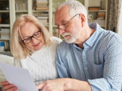 62 lata dla wszystkich? Nowa propozycja w Sejmie